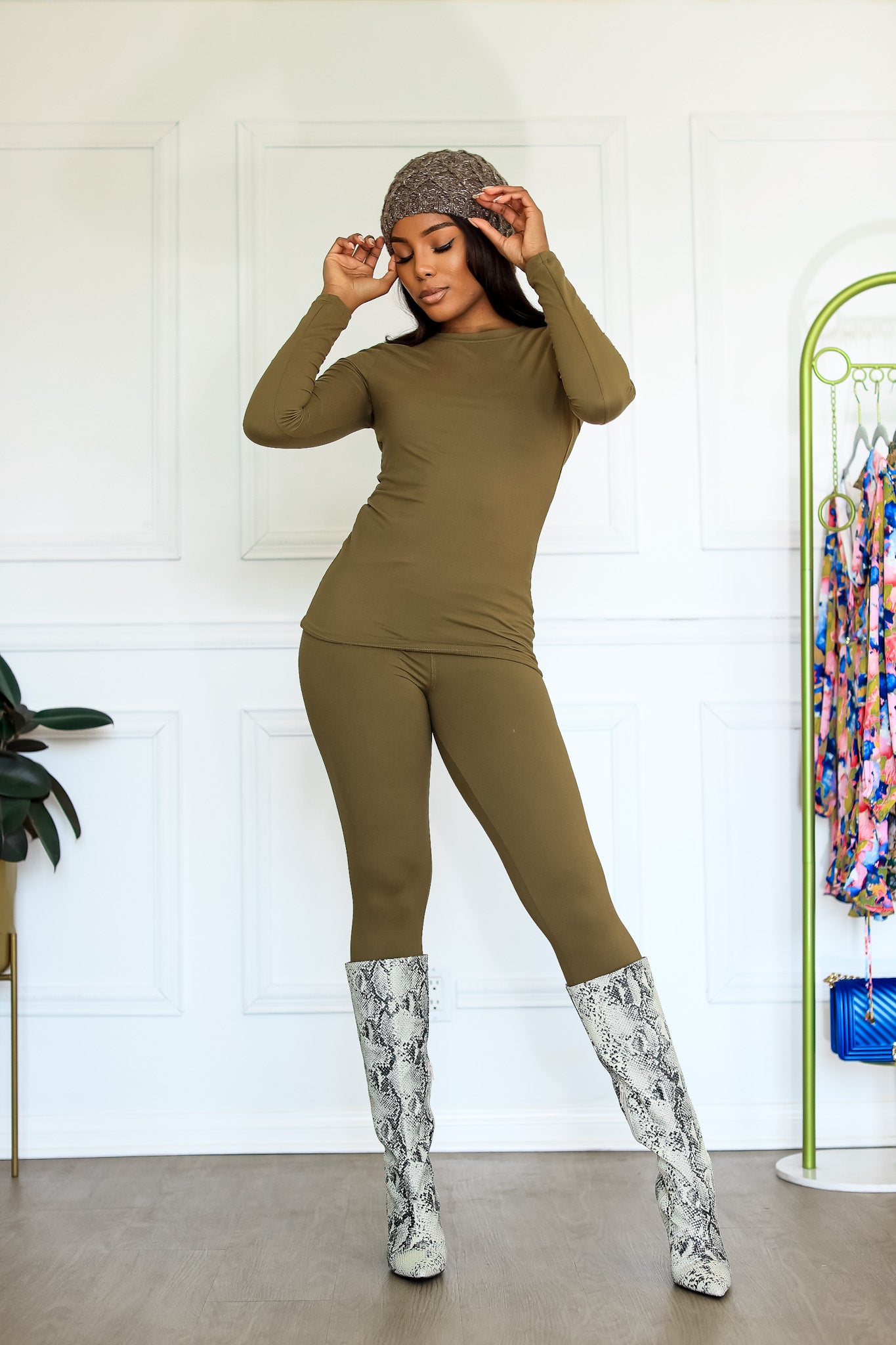 Long Sleeve Crew Neck Top & Legging Set: Chilling in Style Microfiber