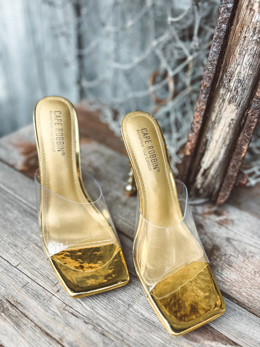 Showstopper Cape Robbin Gold Patent Leather Heels