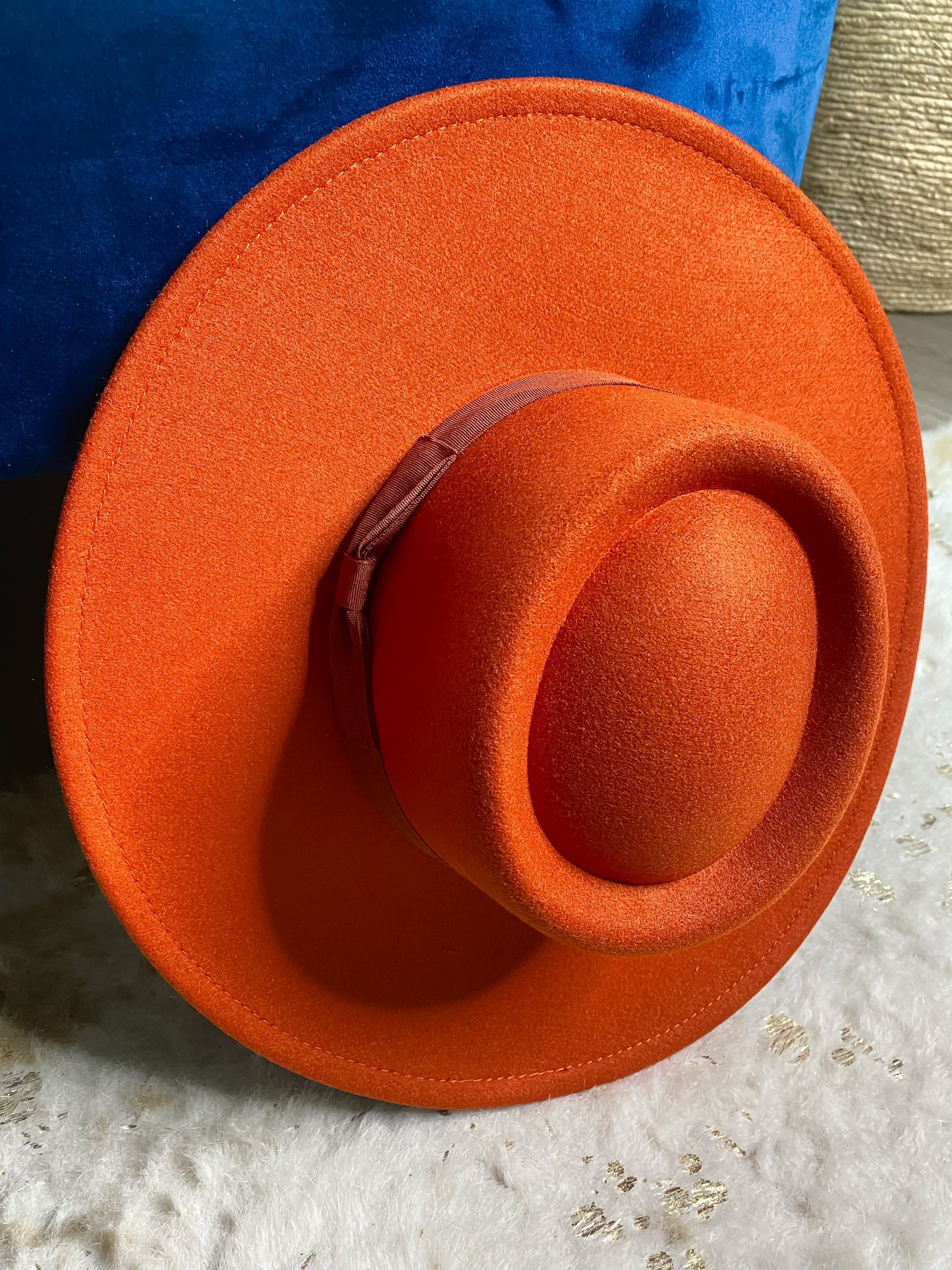Fedora Hat With Wide Brim: Smoking HAT with Round Top