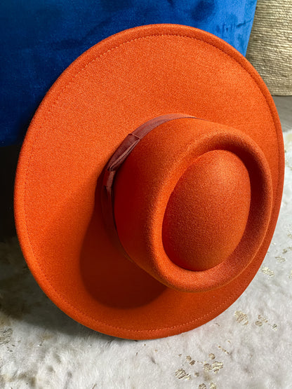 Fedora Hat With Wide Brim: Smoking HAT with Round Top