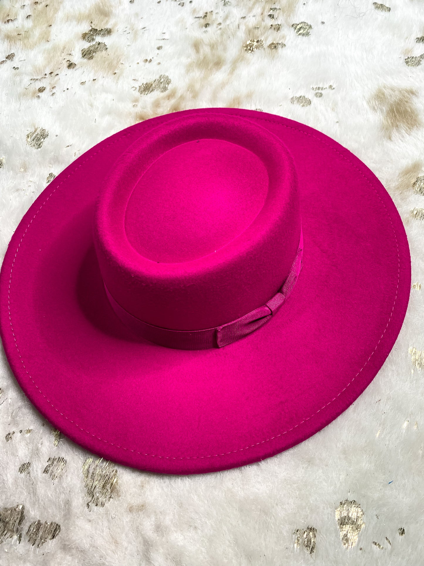 Fedora Hat With Wide Brim: Smoking HAT with Round Top