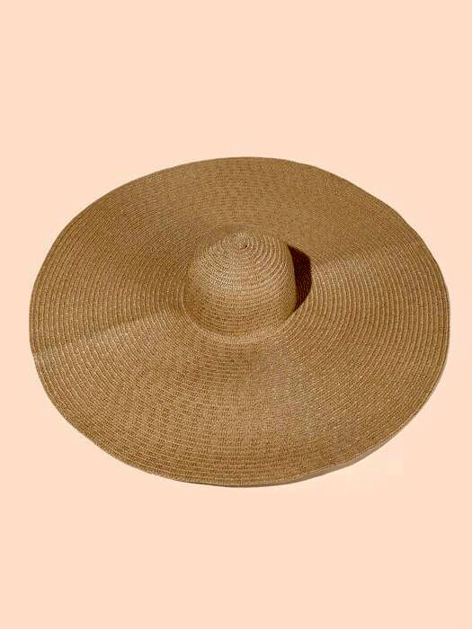 large wide brim straw hat: The Shade is Real