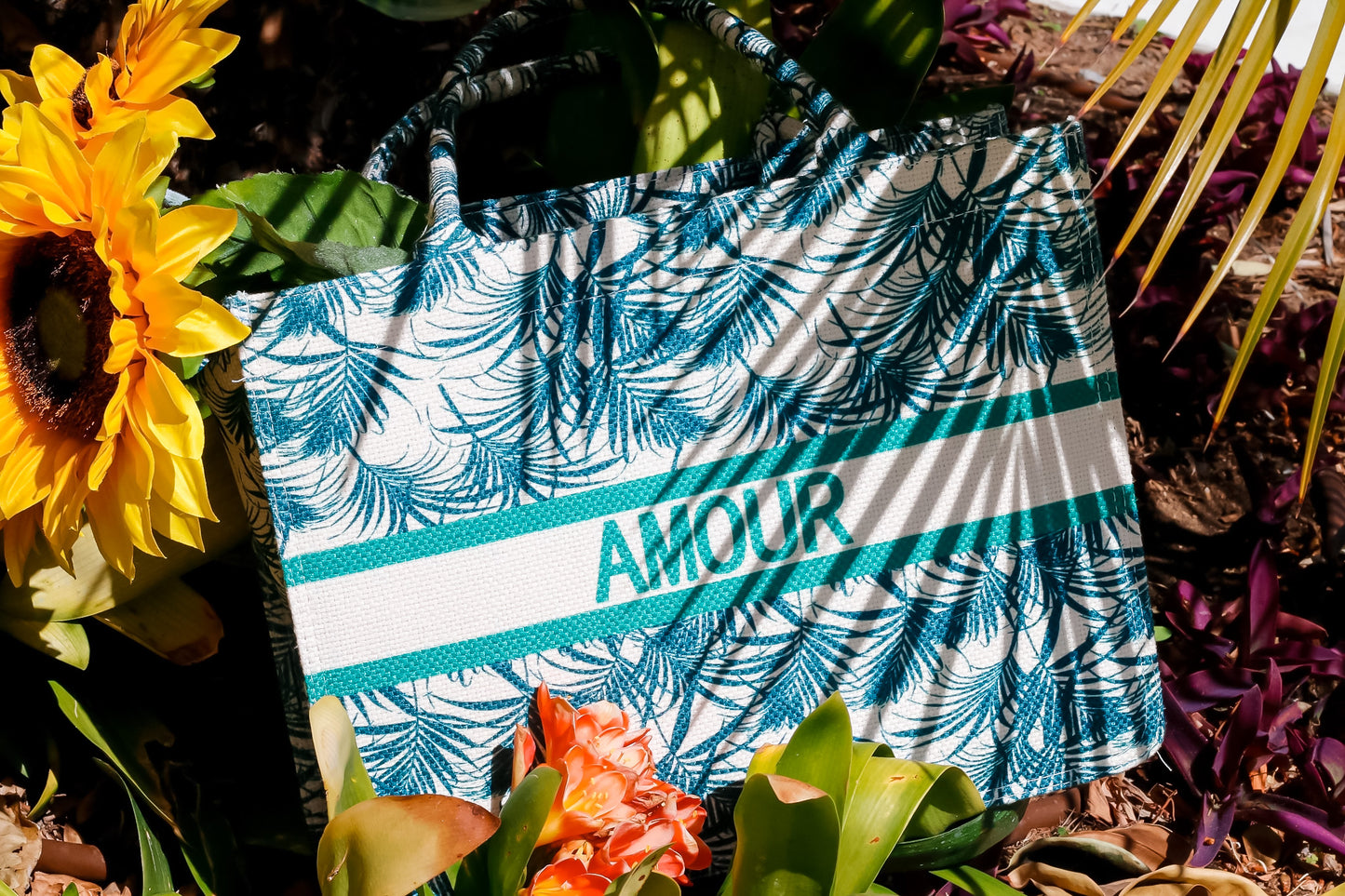 Blue Beach Tote: Amour Tropical Pattern Tote Bag