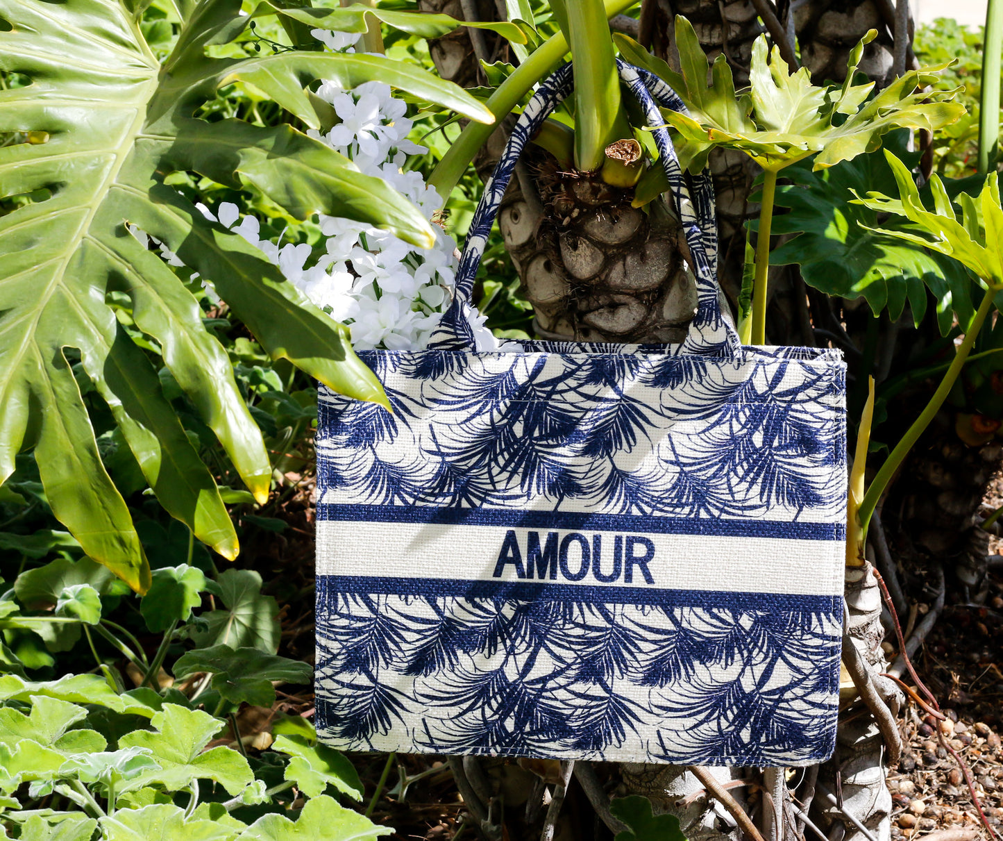 Blue Beach Tote: Amour Tropical Pattern Tote Bag
