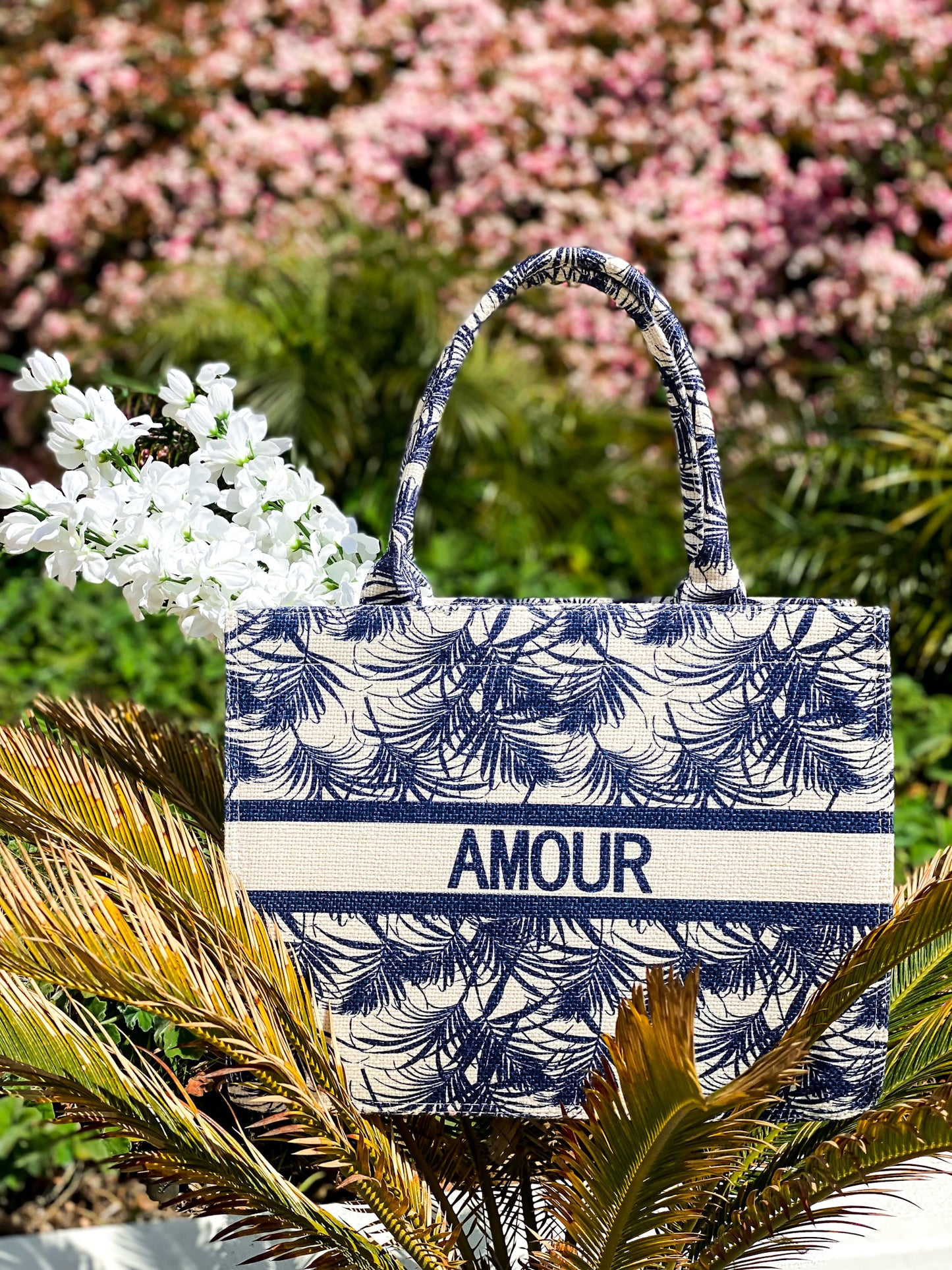 Blue Beach Tote: Amour Tropical Pattern Tote Bag