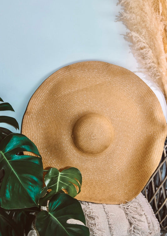 large wide brim straw hat: The Shade is Real