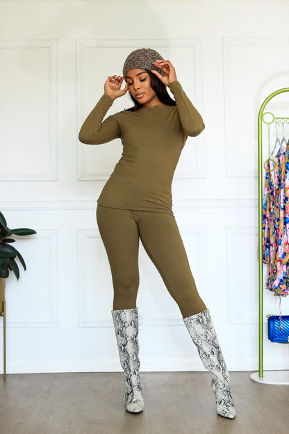 Long Sleeve Crew Neck Top & Legging Set: Chilling in Style Microfiber